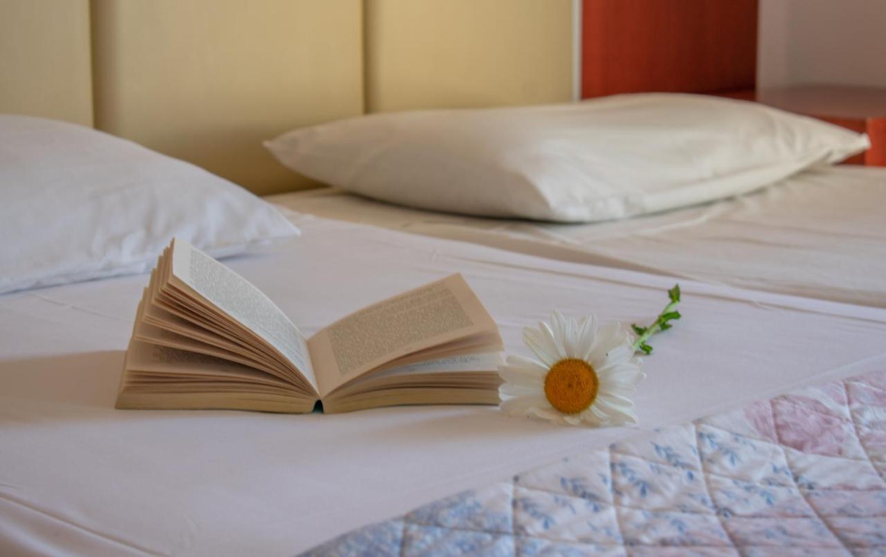 ארגאסי Agoulos Beach Hotel מראה חיצוני תמונה