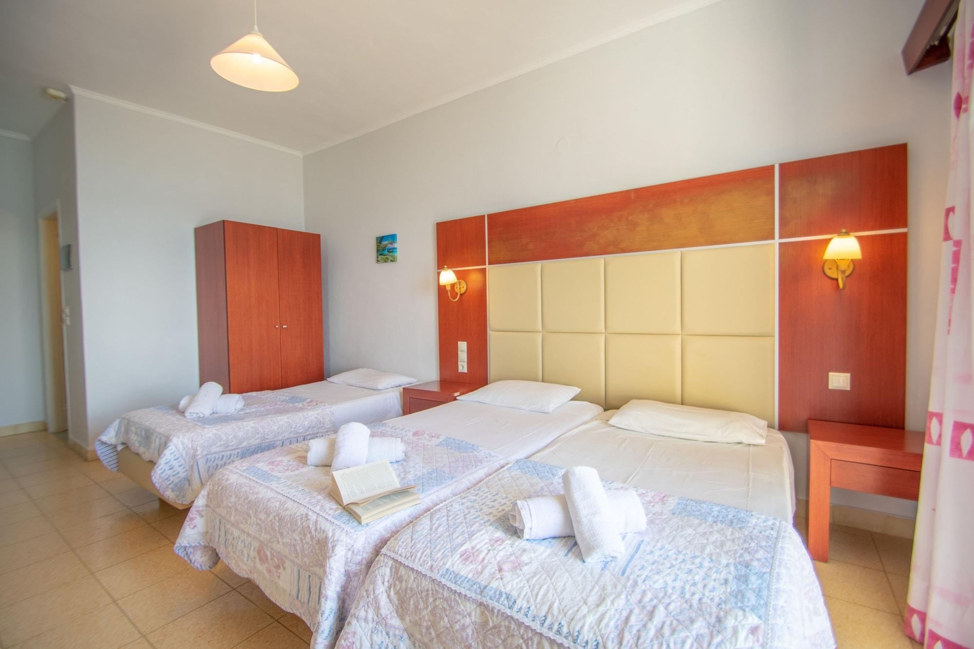 ארגאסי Agoulos Beach Hotel מראה חיצוני תמונה