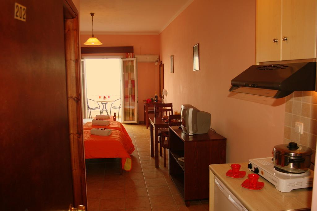 ארגאסי Agoulos Beach Hotel מראה חיצוני תמונה